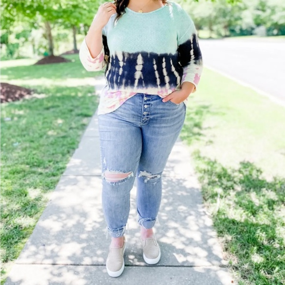 Judy Blue Button Fly Distressed Boyfriend Jeans 24W